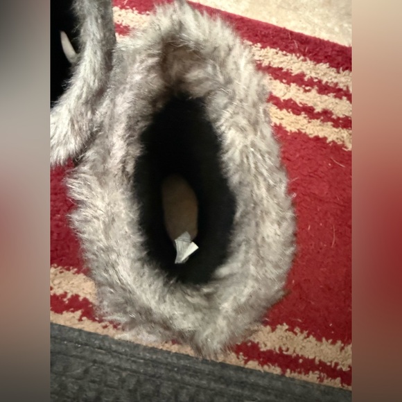 BearPaw Black Boots with Fur Trim - Picture 5 of 8